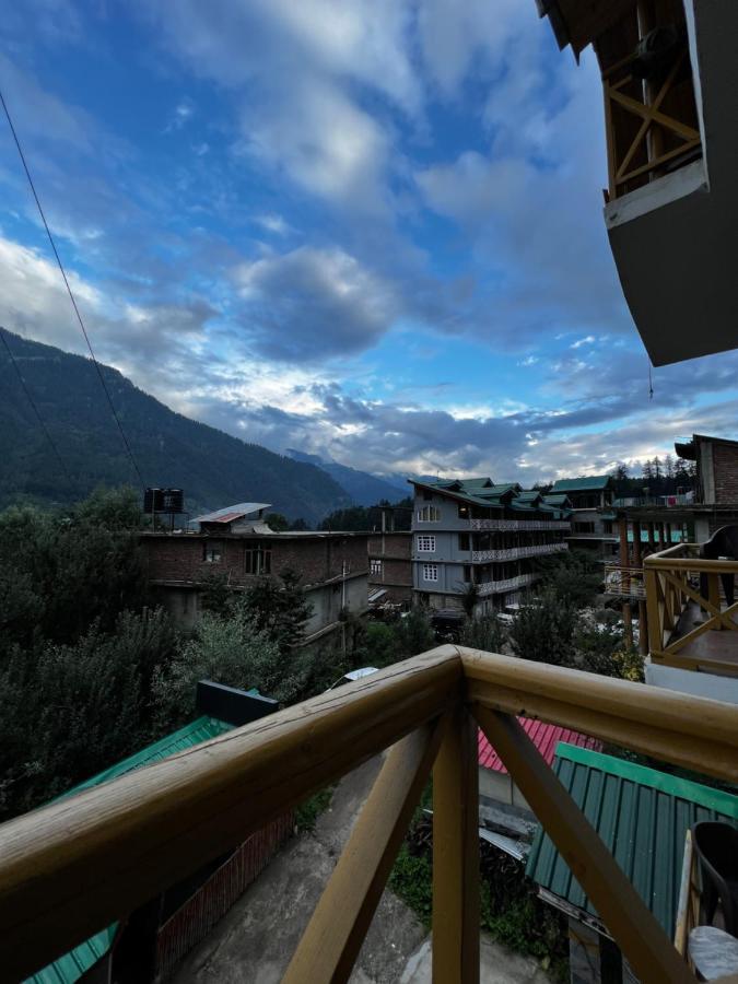 Yolo Backpackers - Manali Hostel Екстериор снимка